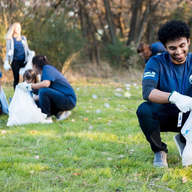 Litter, cleanup, volunteers